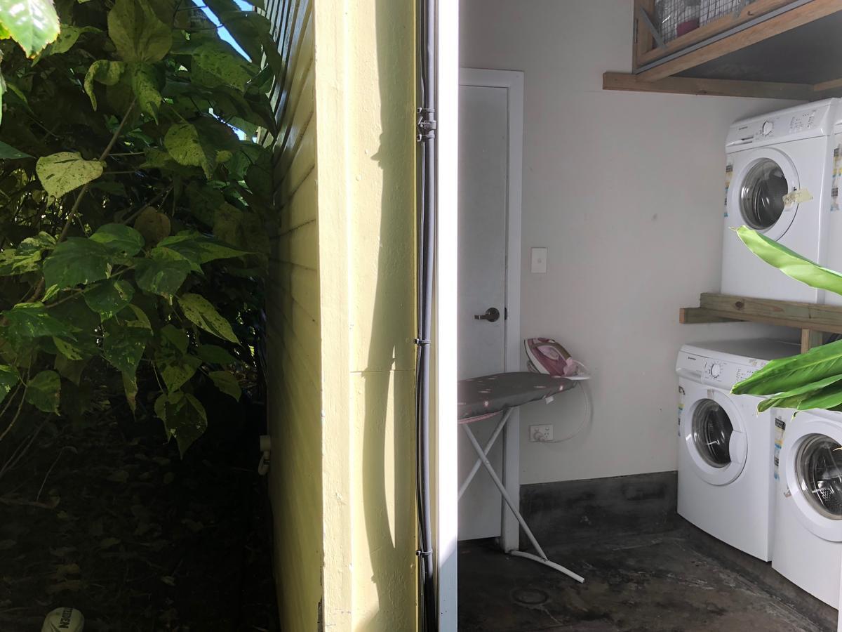 Aparthotel Five 3 Five Urangan Exterior foto